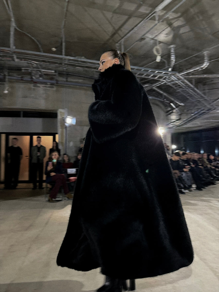 PRE _ORDER _MAXI FUR coat "panther"