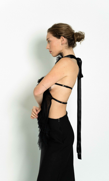 The “risqué ruffle” top